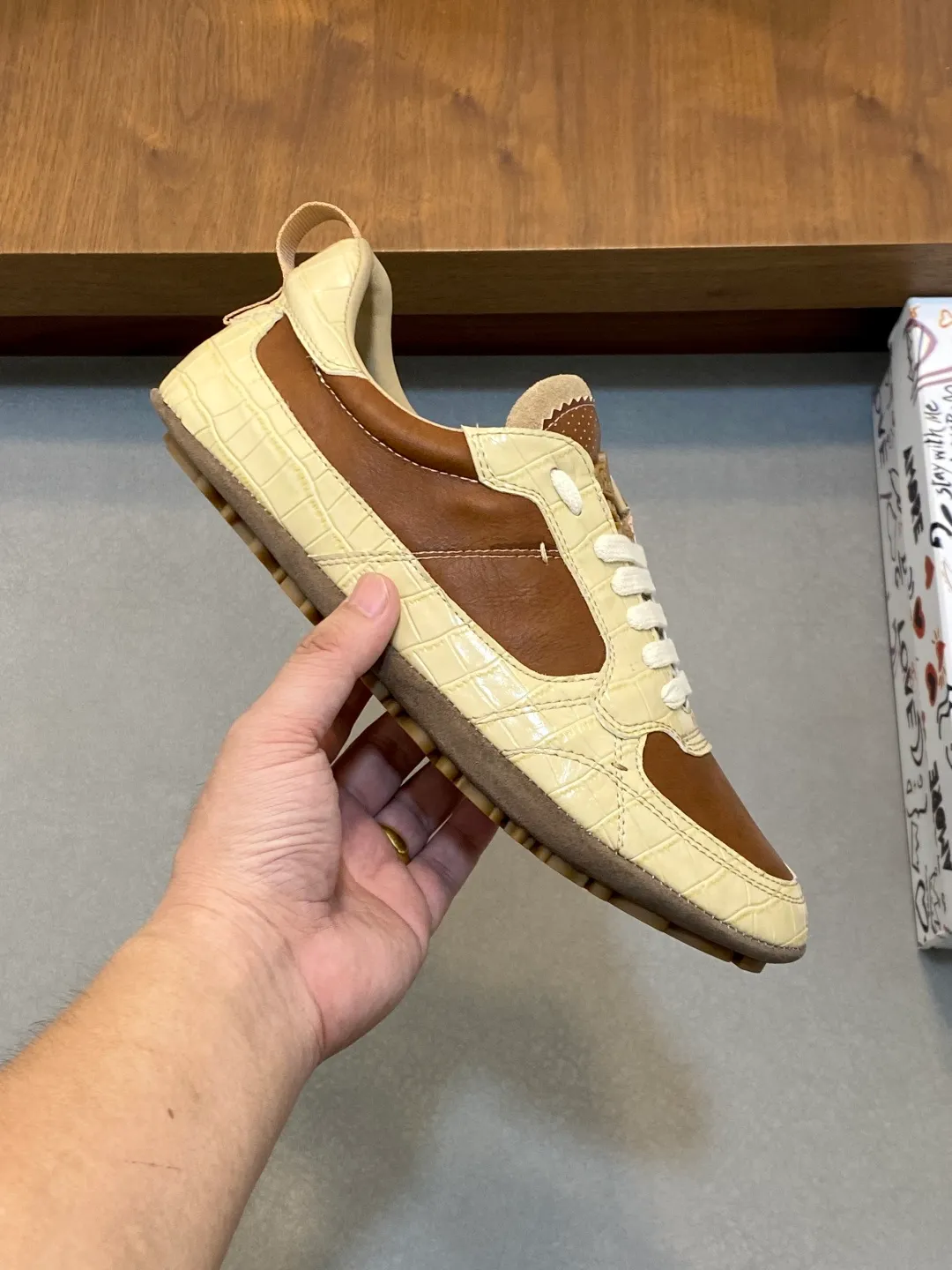 Men's shoes 💰580 2025👉D&G calfskin logo men's casual shoes. As a symbol of exquisite craftsmanship and exquisite details, it is newly embellished with the electroplated DG logo, and high-frequency technology creates a three-dimensional silhouette. Imported cowhide upper + cowhide lining + original rubber outsole 😎😎😎, hand-sewing technology, a must-have item for summer ✈️✈️✈️ Size: 39-44 (38.45 46 customized)